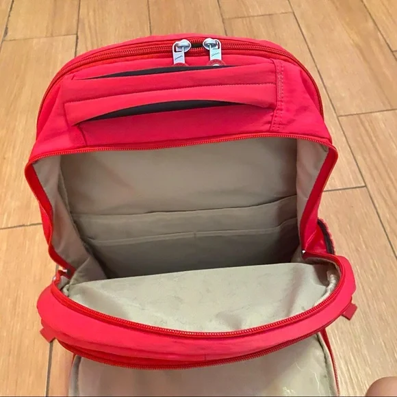 NWOT Big Pink Backpack w/ laptop pocket - Picture 8 of 13